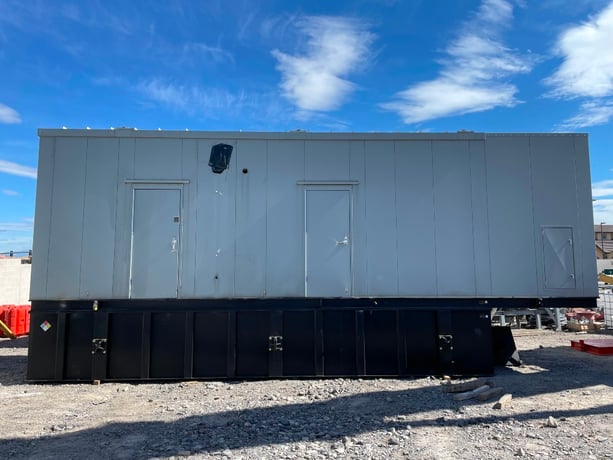2000 KW Caterpillar #3516C, stationary generator set, diesel, 1800 RPM, 480 Volts, 165 hours, 2015 - Image 1