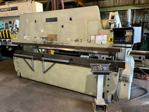 100 Ton, Accurpress #710012, CNC Hydraulic Press Brake, 12' overall, 124" between housing, 14" open, 6" Shut - Image 1