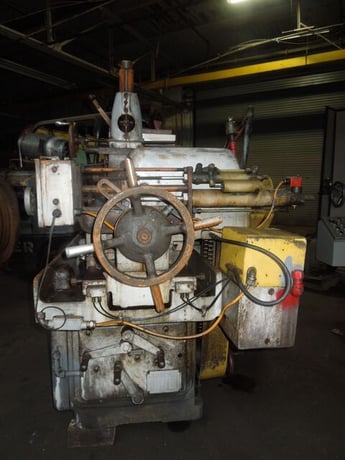 Cincinnati No. 2 Mdl. O-M, centerless grinder, 6" thru-feed work rest, 20" diameter grinding wheel, 12" - Image 4