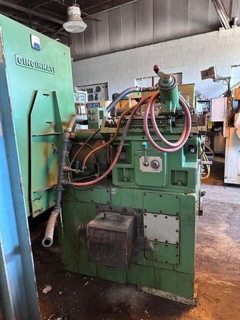 Cincinnati No. 220-8 Mdl. DE, centerless grinder, 4.75" diameter work capacity, 8" thru-feed work rest, 20" - Image 3