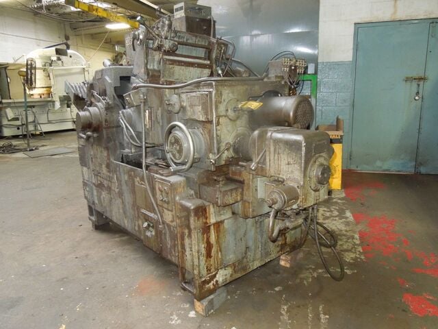 Cincinnati No. 230-10, centerless grinder, 10" Infeed work rest, 24" diameter x 10" width x 12" hole grinding - Image 2