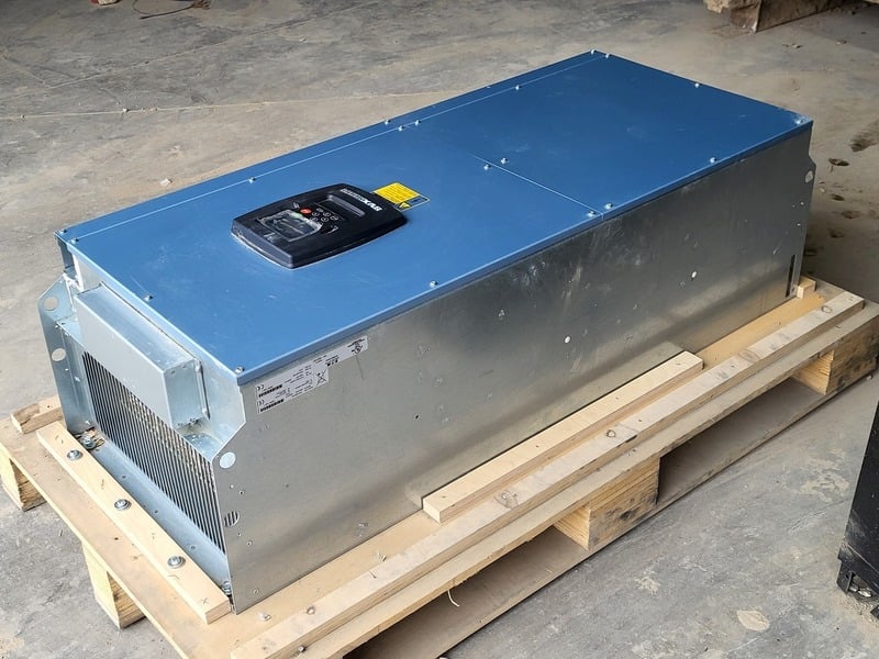 100 HP Eaton, SVX100A1-5A4N1, VFD, 690 Volts, 125 amps, new surplus - Image 6
