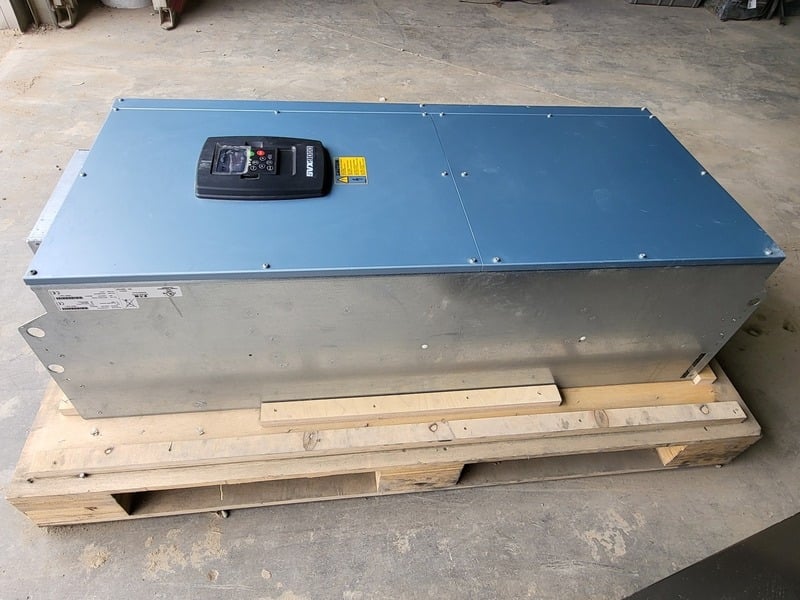 100 HP Eaton, SVX100A1-5A4N1, VFD, 690 Volts, 125 amps, new surplus - Image 9