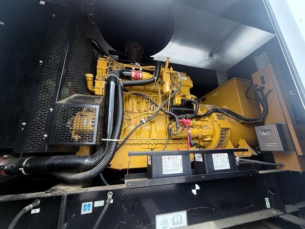 350 kW Caterpillar #C15, Diesel Generator, 480 Volts, sound attenuated enclosure, 2015 - Image 3