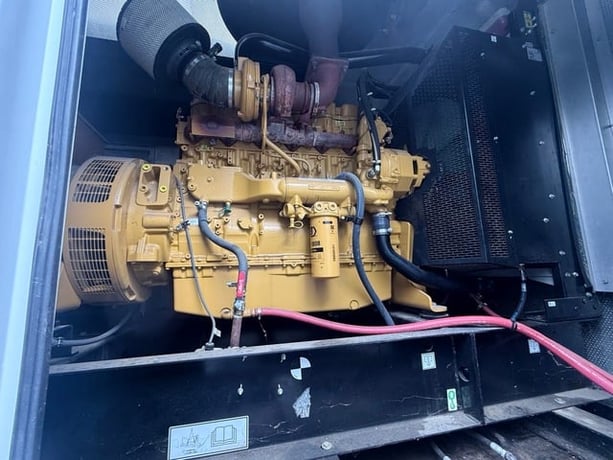 350 kW Caterpillar #C15, Diesel Generator, 480 Volts, sound attenuated enclosure, 2015 - Image 4