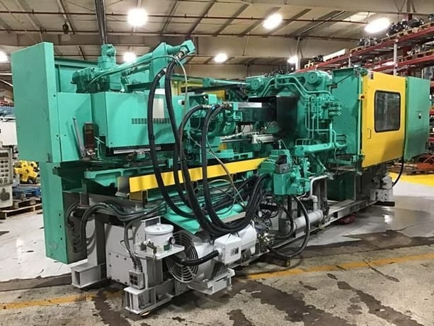 310 Ton, 41 oz., Toshiba #ISGS310WV10-19B Wide Platen, injection molding machine, 2001 - Image 4