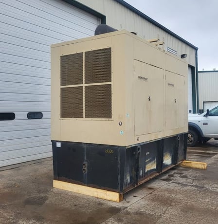 625 KW Generac #572RSL4030, diesel standby generator, 277/480 Volts, 312 hours - Image 2