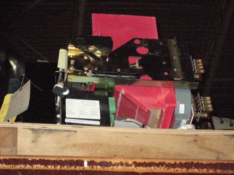 2000 Amp, SIEMENS, RLE-2000, 600 Volts, electrically operated, drawout, 120 VAC CLOSE/TRIP - Image 1