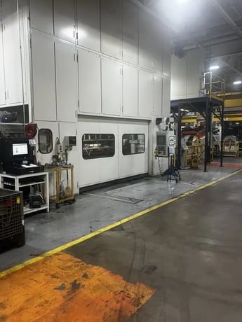 700 Ton, Muller Weingarten #630.36, transfer press, 15.75"stroke, 35.4"Shut Height, 9.8"adj., 8-60 SPM, 2006 - Image 1