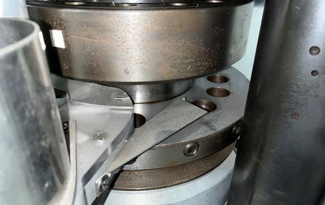 6.5 Ton, Manesty, Tablet Press, 16 Stations, 5/8" tablet diameter, 11/16" Depth of Fill, 90000 Tablets/hr. - Image 10