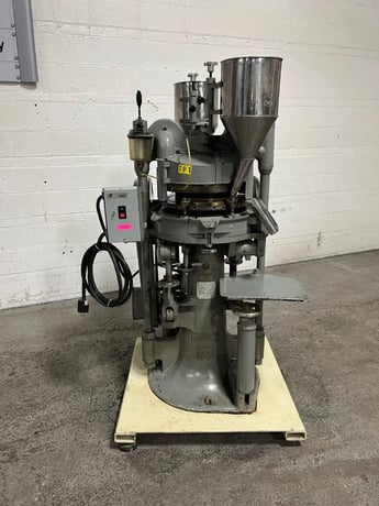 6.5 Ton, Manesty, Tablet Press, 33 Stations, 7/16" tablet diameter, 11/16" Depth of Fill, 180000 Tablets/hr. - Image 3