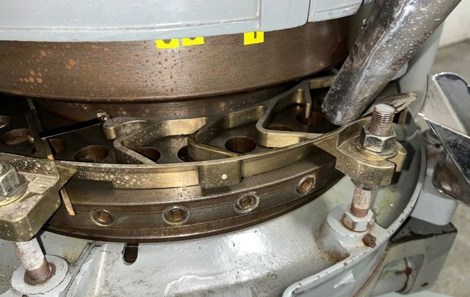 6.5 Ton, Manesty, Tablet Press, 33 Stations, 7/16" tablet diameter, 11/16" Depth of Fill, 180000 Tablets/hr. - Image 7