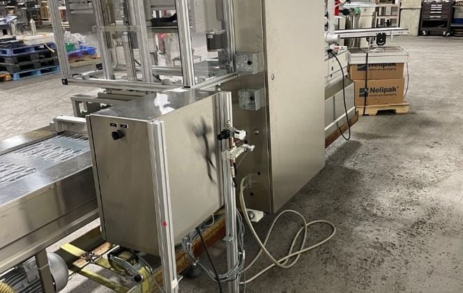 Multivac #R-230, Thermoformer, Busch Ra0100b5m3 Vacuum Pump, Neslab Chiller, Belt Conveyor, 220 V, 2001 - Image 5