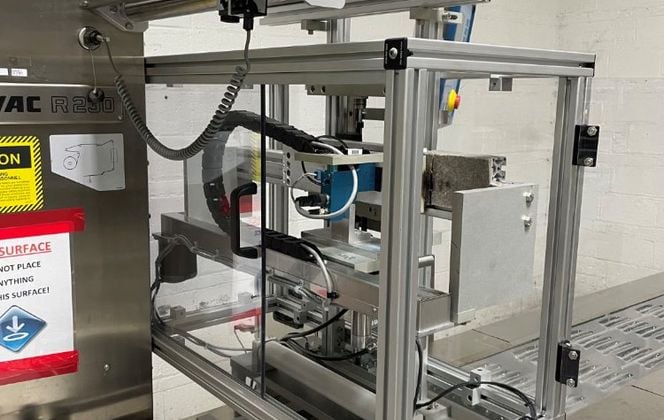 Multivac #R-230, Thermoformer, Busch Ra0100b5m3 Vacuum Pump, Neslab Chiller, Belt Conveyor, 220 V, 2001 - Image 9