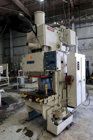 60 Ton, Niagara #E60, OBI press, 6" stroke, 18" Shut Height, 3" ram adj., 32" x21"bed, 90 SPM, air clutch & - Image 1