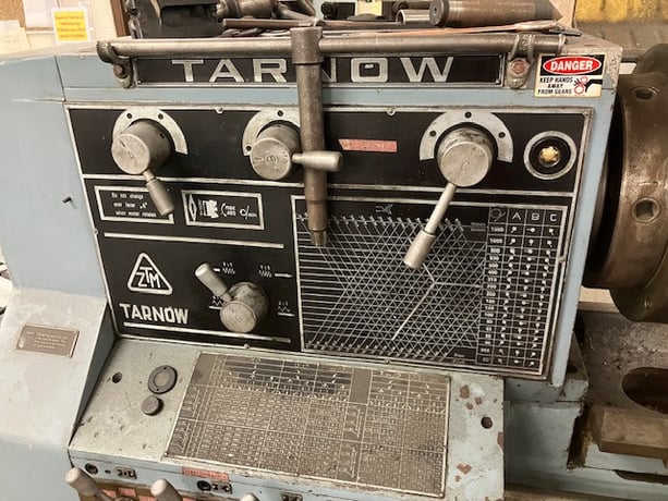 20" x 120" Tarnow, 4" spinlde hole, steady rest, inch and metric threading - Image 4