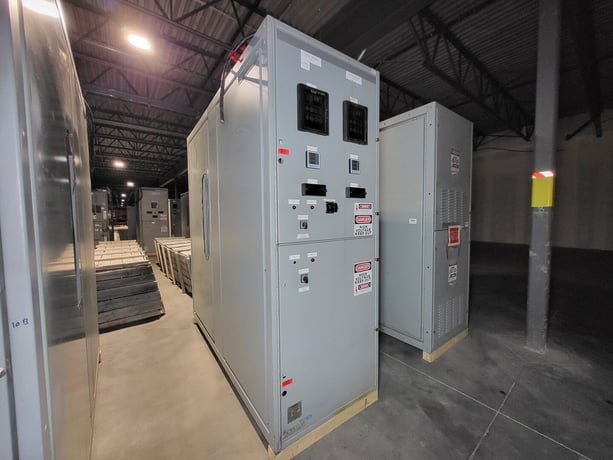General Electric #VB1-4.16-250-3, PowerVac switchgear unit w/D-feeder breaker, 1200 amp, 4160 Volts - Image 1