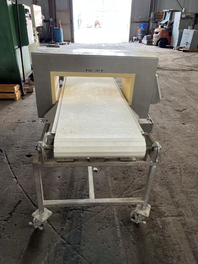 Eriez #EZ-5, Metal Detector, w/Plastic Chain Conveyor, 8" x 24" Aperture, 1.5" max width, 10" Feed length - Image 4