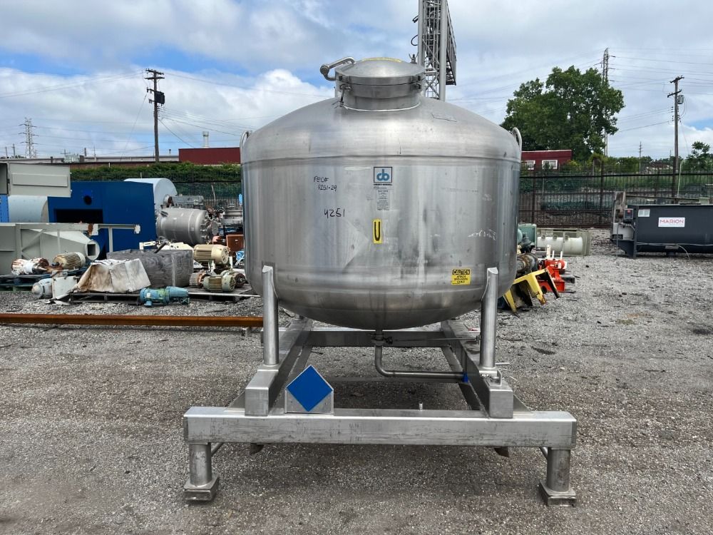 630 gallon Cherry Burrell, Receiver Tank, Stainless Steel, 72" diameter x 30" straight side, 18" Top Manway - Image 2