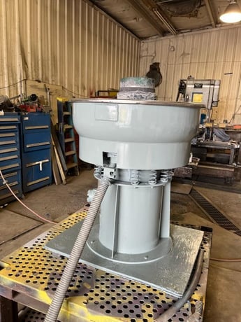 Sweco #FM-3HA, vibratory finisher, 3 cu.ft., 1.25 HP, 32" bowl, 230/460 V., 3 phase - Image 2