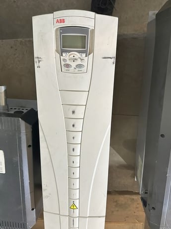 20 HP ABB, ACH550-UH-031A-4, AC drives, 31 amp, 480 Volts, 3 phase, serial #2083301888 - Image 7