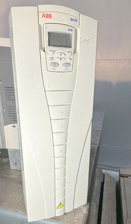 20 HP ABB, ACH550-UH-031A-4, AC drives, 31 amp, 480 Volts, 3 phase, serial #2083301888 - Image 10