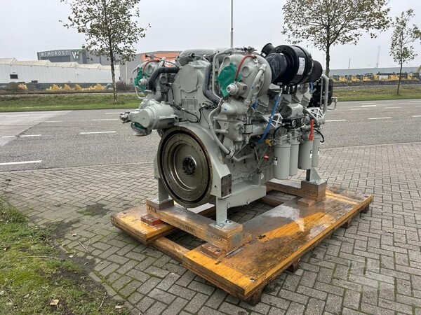 1925 HP Caterpillar #C32, diesel marine engine, Tier 3, 2019 - Image 3