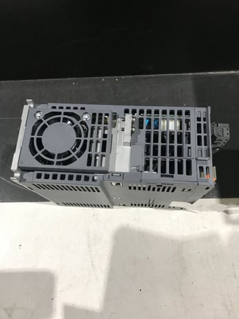 Mitsubishi #MDS-EJ-V1-40 servo drive unit new - Image 3