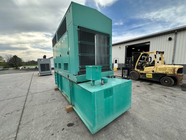 500 KW Cummins, Onan #QSX15-G9, diesel generator set w/enclosure & base fuel tank, 120/240 Volts, Tier 2 - Image 3