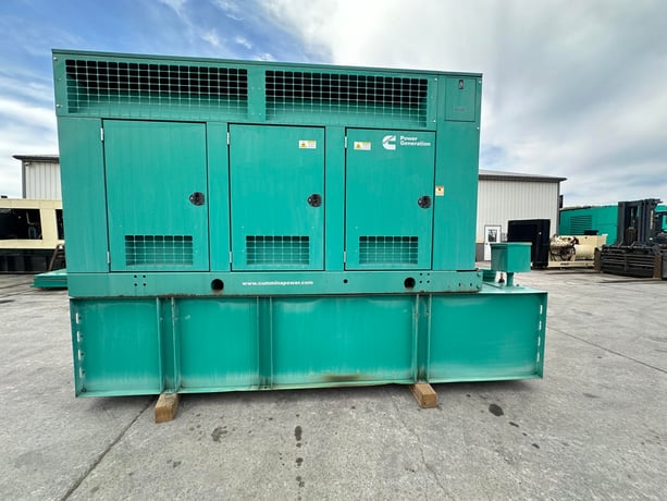 500 KW Cummins, Onan #QSX15-G9, diesel generator set w/enclosure & base fuel tank, 120/240 Volts, Tier 2 - Image 4