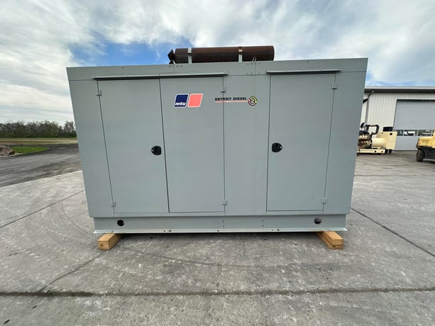 275 KW MTU #6090HF485, diesel generator w/enclosure, 9 liter J Deere engine, 277/480 Volts, Tier 3 - Image 4