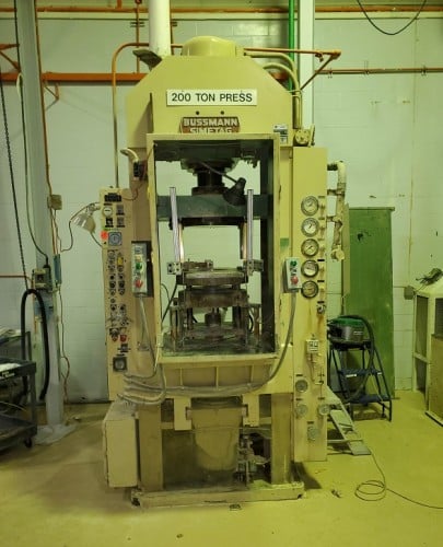 220 Ton, Bussmann Simetag #HPM200S, hydraulic compacting press, 19.6"stroke, opposed ram design - Image 2