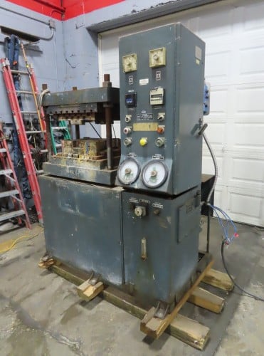 50 Ton, Wabash #50-2418-2TMACX, 4-post hydraulic press with electric heating elements, up-acting - Image 2