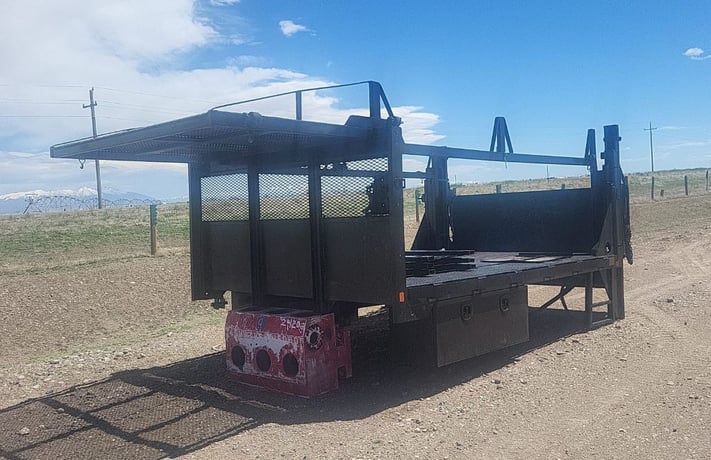 Truck bed with Tommy gate - Image 3