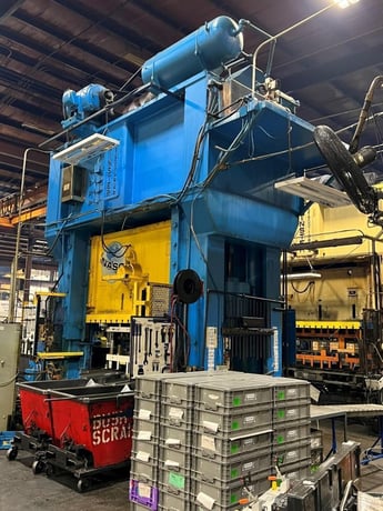 600 Ton, Minster #E2-600, press, 8" stroke, 31" Shut Height, 60 SPM - Image 1