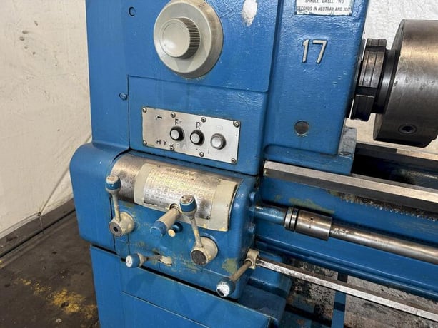 17" x 54" Cincinnati #17-Hydrashift, engine lathe, 10" 3-jaw chuck, tailstock, quick change tool post - Image 4