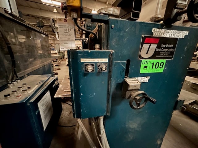 14" Union Tool #Series-15-C, Dual Lane Laminator Line, lay-up, in & outfeed conveyors, w/ unloader, hot melt - Image 2