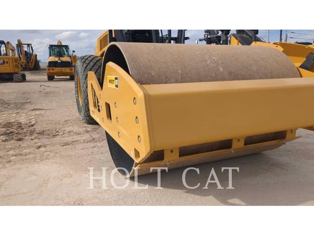 Caterpillar CS11GC, Vibratory Single Drum Pad, 522 hours, S/N: RFL00555, 2023 - Image 8