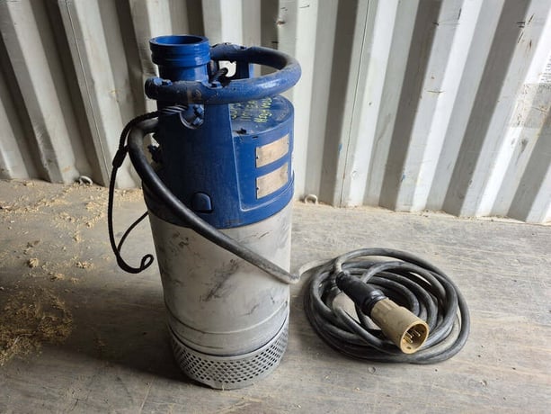 Flygt #2660.181-0045, suberisble pump, 15 HP, 600 V., like new - Image 1