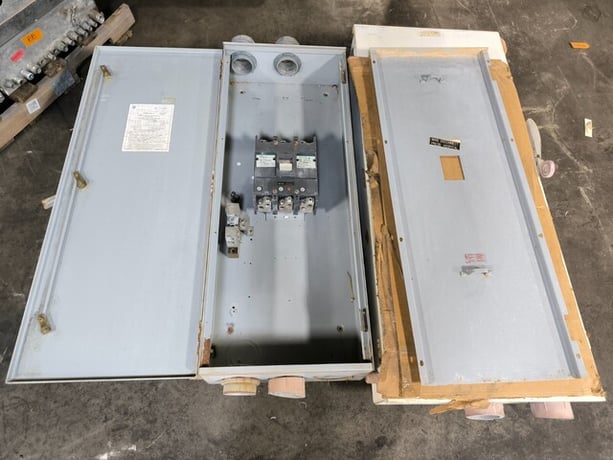 600 Amps, General Electric, TJK636F000, Enclosed Circuit Breaker, 600 Volts, 3pst - Image 1
