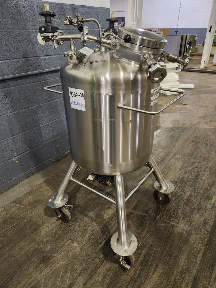 40 gallon Portable Tank, Stainless Steel, 22" diameter x 20" straight side, 8" Top Access, 1.5" Center Bottom - Image 2