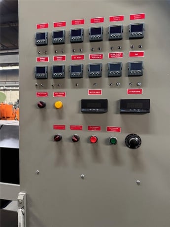 6" Davis Standard #60IN60TPIH, extruder, 30:1 L/D, 500 HP Reliance AC motor, 13.41:1 gearbox ratio - Image 3