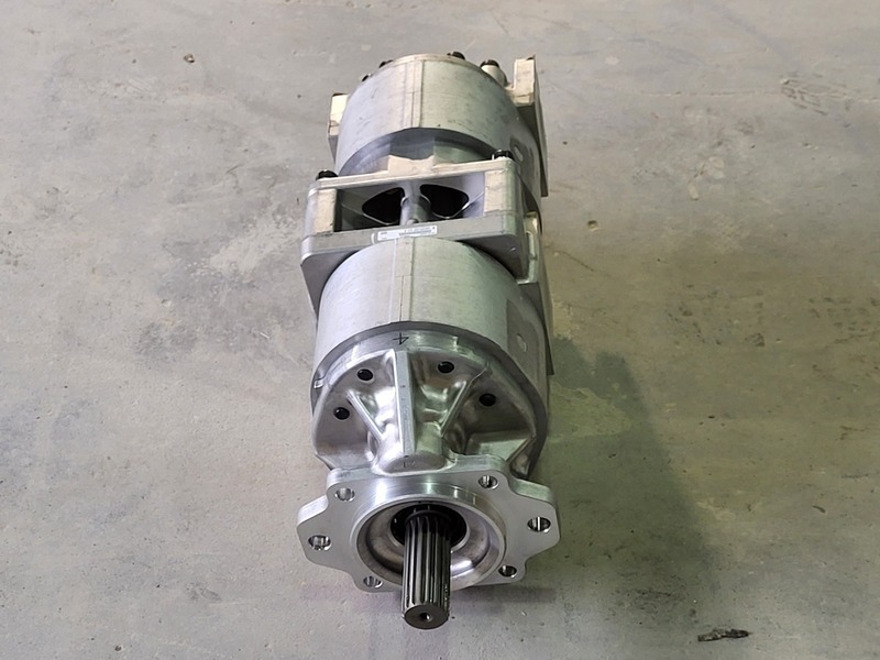 Komatsu #705-52-42090, hydraulic pump, new - Image 8