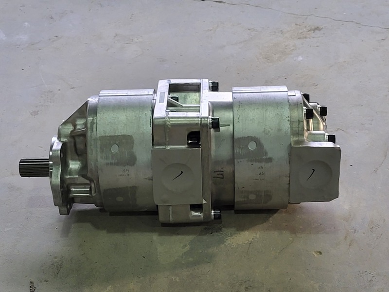 Komatsu #705-52-42090, hydraulic pump, new - Image 9