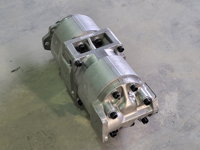 Komatsu #705-52-42090, hydraulic pump, new - Image 10