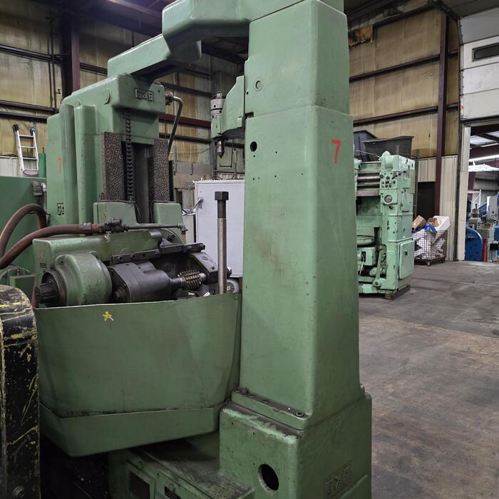 Gould & Eberhardt #24H, gear hobber with special gooseneck head attachment, differential, infeed, tailstock - Image 4