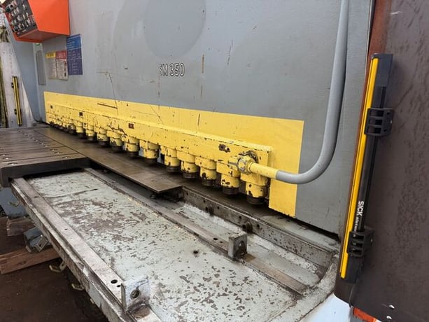 1/2" x 8' Atlantic #HDG8X1/2, hydraulic shear, 42" programmable Back Gauge, hydraulic holddowns, front - Image 6