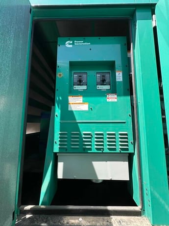 250 KW Cummins #DQDAA-1535781, diesel generator set, sound attenuated enclosure, 480 Volts, 2016 - Image 9