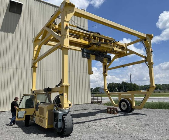 40 Ton, Combilift #SC3, mobile crane lift, 80" coil width, 8.8' vertical lift, John Deere engine - Image 1
