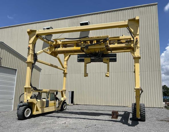 40 Ton, Combilift #SC3, mobile crane lift, 80" coil width, 8.8' vertical lift, John Deere engine - Image 7